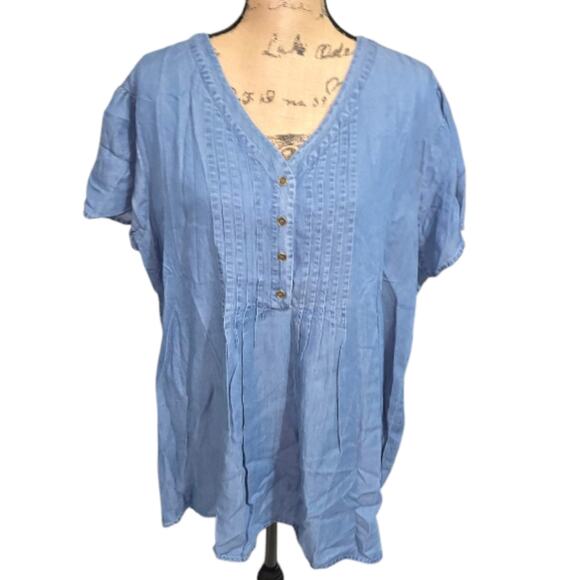 Club Z Collection Blue Chambray V Neck Pintuck Button Front Tunic Top Plus Sz 2X - Picture 1 of 7